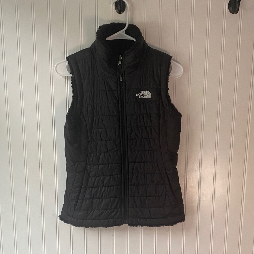 The North Face Girls M Quilted Black Vest